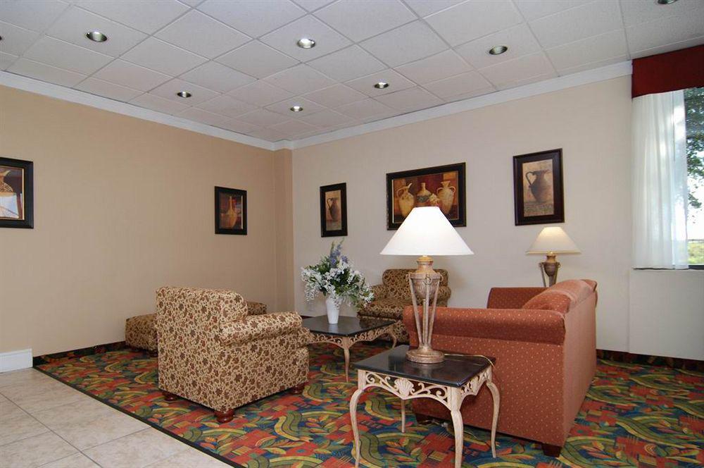 Red Roof & Conference Center Motel 2*